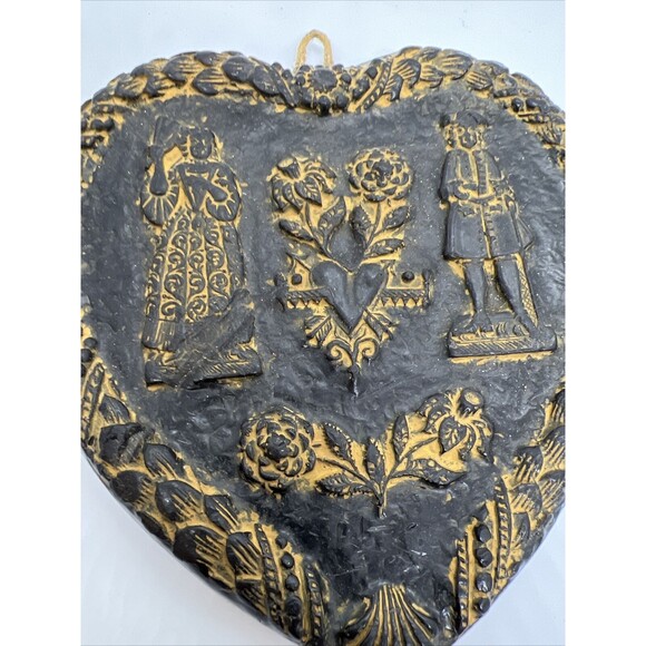 Vintage Blackened Beeswax Heart 19th Century Courting Man & Woman Roses Shell - Picture 4 of 9